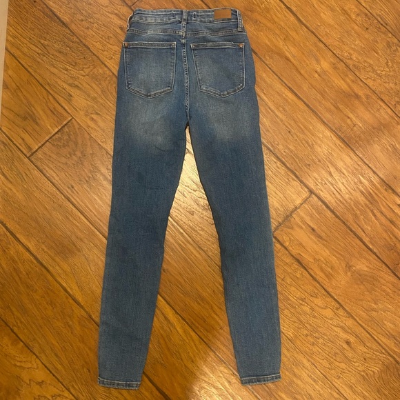 Judy Blue Skinny Jeans - Picture 3 of 3